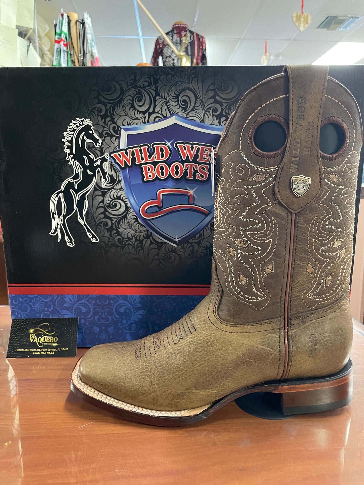 824 Wide Square Toe Rage Boot